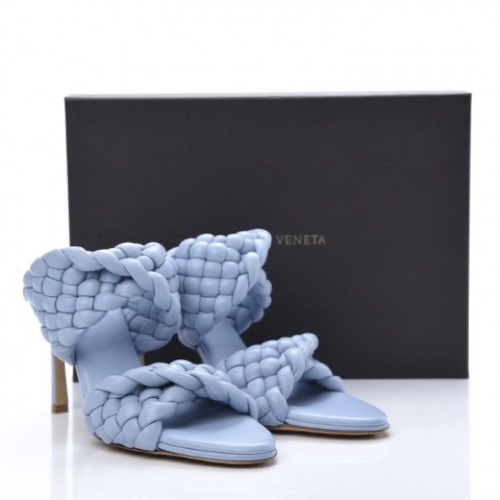Bottega Veneta - Nappa Twisted Padded Intrecciato Curve Slide Sandals.